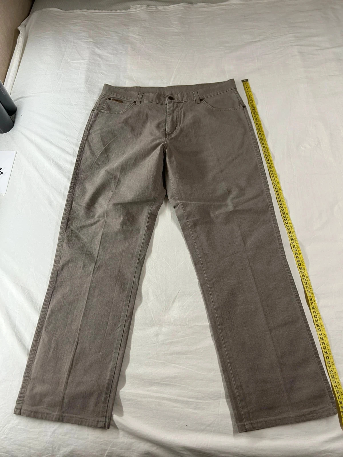 Jean wrangler coupe droite beige gris w36 L34